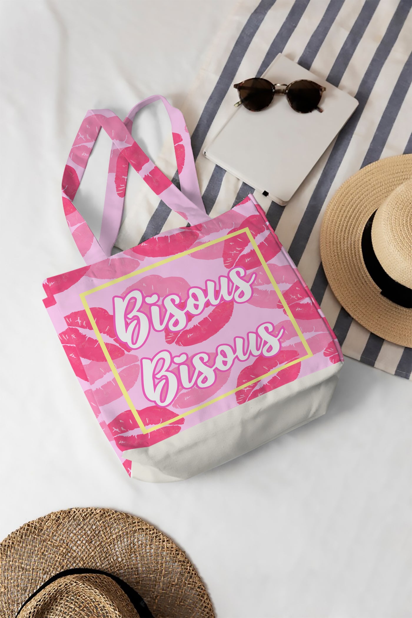 Beach Bag with caption Bisous Bisous Bisous