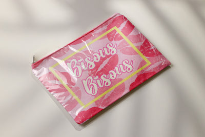 Clutch with caption Bisous Bisous Bisous